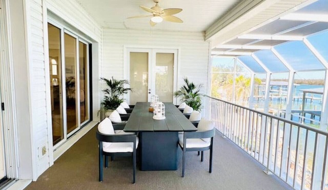 Casa Bahia-Luxury Bayfront Pool Home with Dock