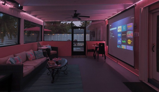 Casa Bay-Spacious Family Friendly 4 Bedroom Home with Ultimate Backyard Fun!