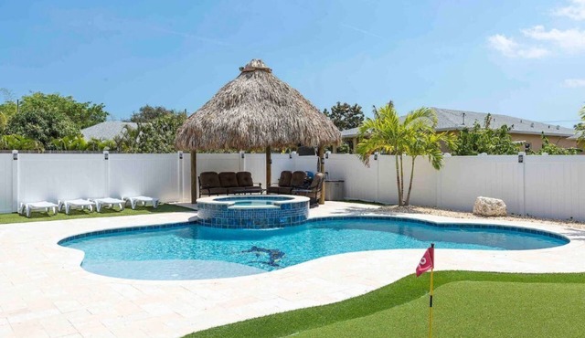 Casa Bella - Paradise 5 bedrooms, pool, hot tub, putting green