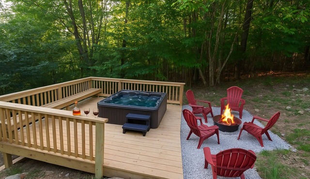 Casa Bella -Sleeps 10 -Hot Tub + Fireplace- EV Charger - 5 Min to Ski Resort