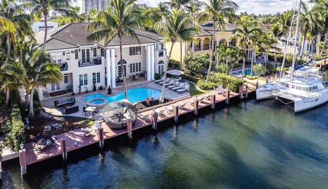 Casa Bella-Vita Luxurious Waterfront Living