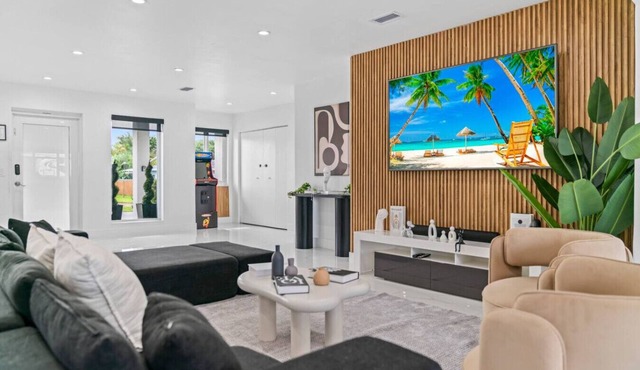 Casa Bellavista: Heated Pool Oasis, 10m Beach!