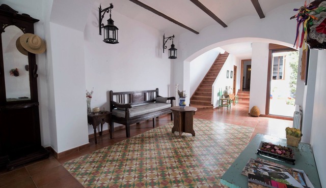 Casa Besana is an old farmhouse renovated in La Mancha toledana.