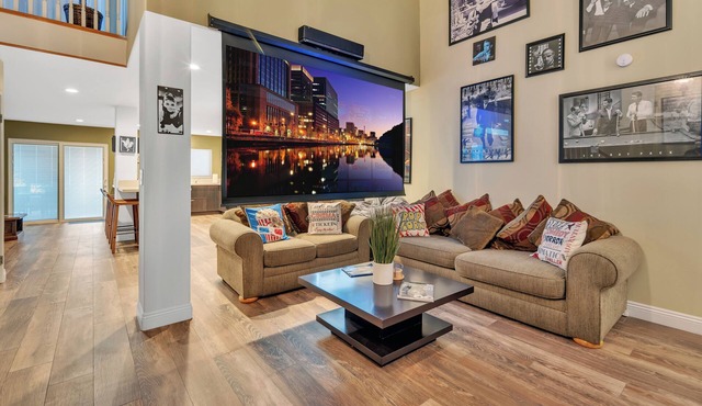 Casa Blackhawk family friendly huge open floor plan for your beach town getawayn