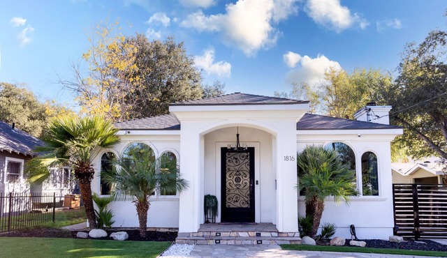 Casa Blanca- 4BR Spanish villa near the Rose Bowl- Chefs kitchen Sleeps 8