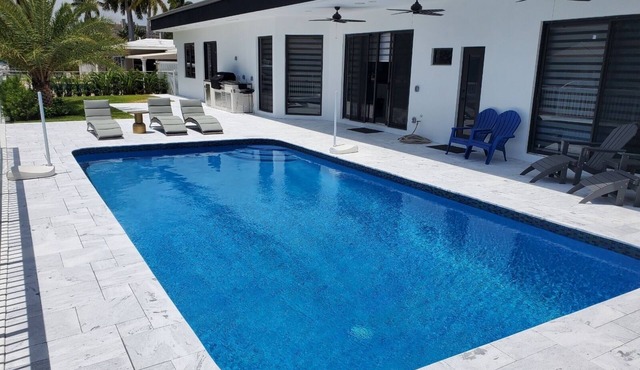 Casa Blanca Intracoastal Waterway 4 bedroom, 3.5 bath newly renovated