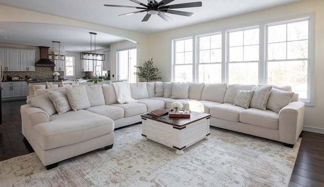 Casa Blanca - Luxury 6BR Retreat with Games Room and Lake Views