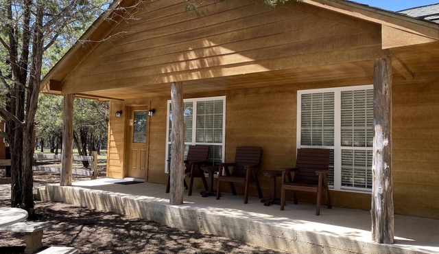 Casa Blanca's Cabin A, 1BR/1BA, Sleeps 4, Porch, Grill