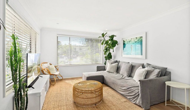 Casa Blanco | Walk to Beach, Restaurants & Shops. Pet friendly!