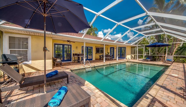 Casa Blue Horizon - Pool with Canalview - 4 Bedrooms - 3 Bath - Southex.