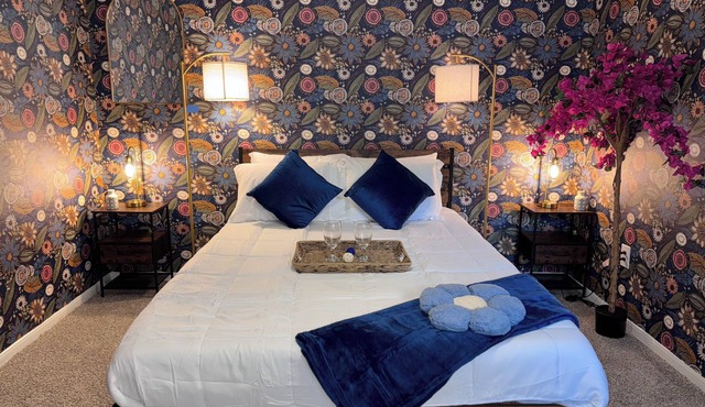 Casa Bluebonnet - Apt in Austin with Gym, EV, pool, 8 mins to Downtown/Airport