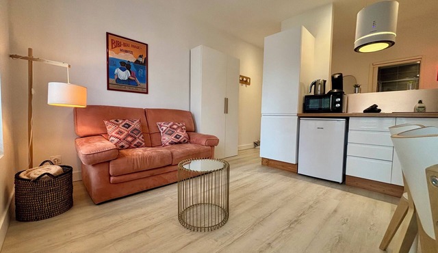 CASA BLUM #2 - Studio climatisé, à 2 pas de la gare