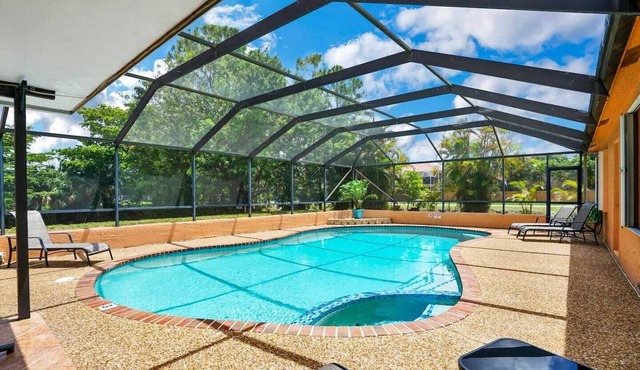 Casa Boca - Perfect Florida Getaway with Large Heated Saltwater Pool