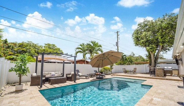 Casa Boho-Tropical Pool-PingPong-15 min to Beach !