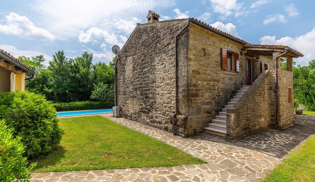 Casa Borut 1865 - a fairytale stone house for dreaming and relaxing