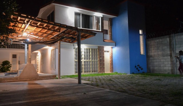 Casa Boulevard Ixtapan de la Sal con alberca.