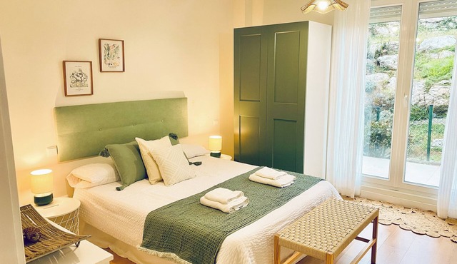 Casa Branca Cantabria: Spacious first floor with garden 500m from the beach | Wifi/Garaje