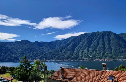 Casa BRUGIDIO in Ossuccio