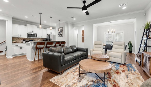 Casa Buena Vista Cozy Townhome Aggieland