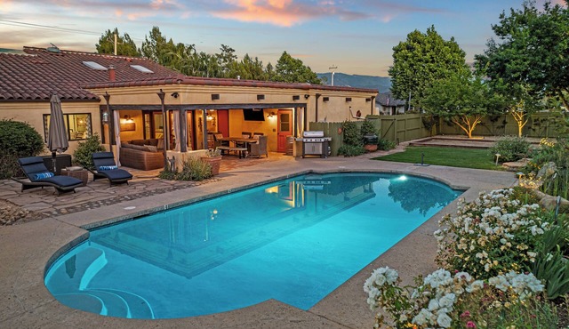 Casa Calzada: Private Retreat w/Pool & Vineyard!