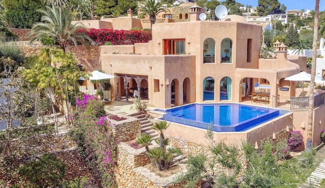 Casa Camaleón a Moroccan style, luxury villa for 6 guests with sea views