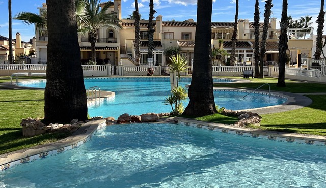 Casa Carlo - Charming bungalow in Playa Flamenca with pool