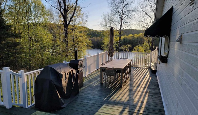 Casa Carpe - Lakefront property w/fireplace & spa