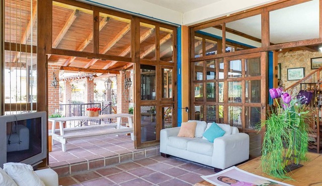 Casa Cayetana estilo Colonial | Frente al lago