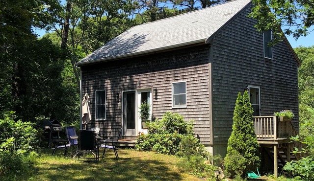 Casa Chica is a charming cottage, nestled in the woods. Think beach or R & R!