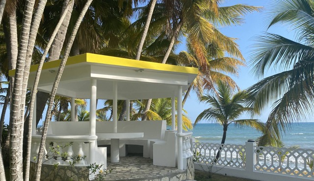 CASA COCO in the tropical garden by the sea