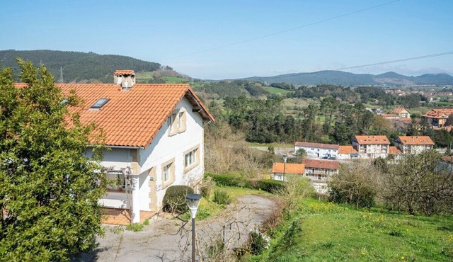 Casa con jardín en Gama