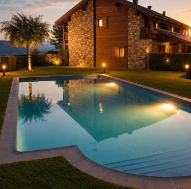 Casa con jardín privado y piscina junto a Llívia