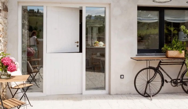 Casa con Jardín y Piscina Climatizada Cerca de Comillas a 10 min de la Playa