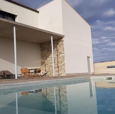Casa con piscina y jardin privado OASIS DE DOLORS