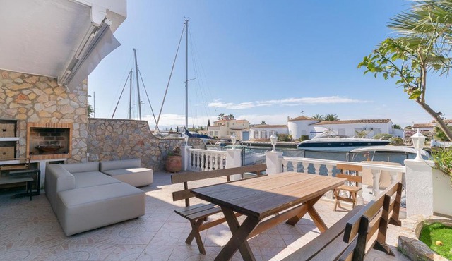 Casa con vista al canal
