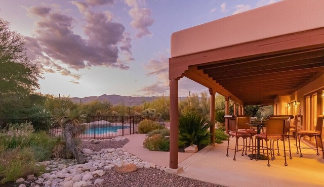 Casa Coralina, Large Family Private Southwest Estate with heated pool, and Mountain views