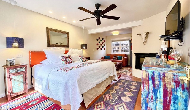Casa Culinaria is one of the finest Santa Fe Boutique hotels, an intimate property, focused on truly welcoming guests to a beautiful place. Great care has been taken to create a setting honoring the history and beauty of the property and its location