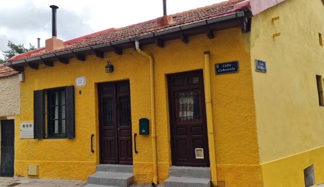 Casa de Pueblo con Terraza y Chimenea