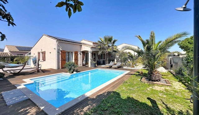 Casa da luz villa swimming pool jacuzzi sauna seaside bowling alley bicycle track