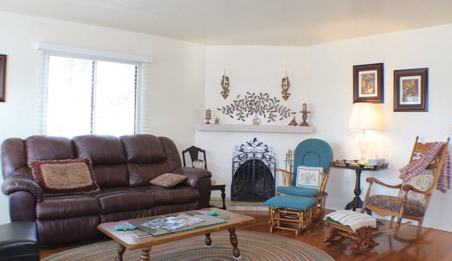 Casa de Abeyta: Your Home Away from Home for Long-Term Stays