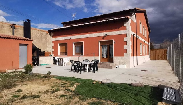 Casa de Artistas, Ideal Familias