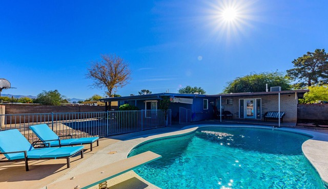 Casa De Azul ~ Fabulous Private Pool Paradise ~ Spacious And Comfy!