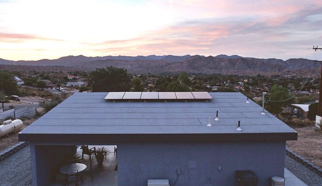Casa de Azul - Modern Desert Retreat w/MTN VIEWS