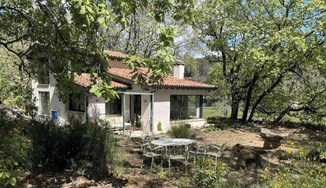 Casa de Campo Entre Robles y Piedras de Musgo