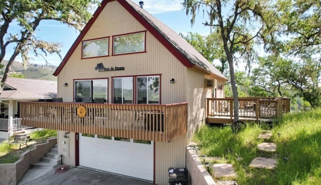 Casa de Corona Lake House with Fireplace & Grill