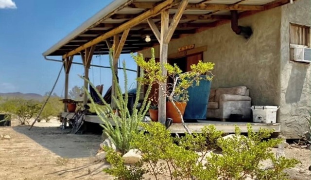 Casa de Creosote: Starry, cozy off-grid Cabin, Terlingua Ranch.