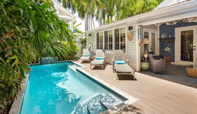 Casa De Cuba A Beach House - Cuban Flair Steps From Duval