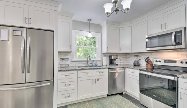 Casa De Familia - Family Oriented Home Richmond w/ Private Pool