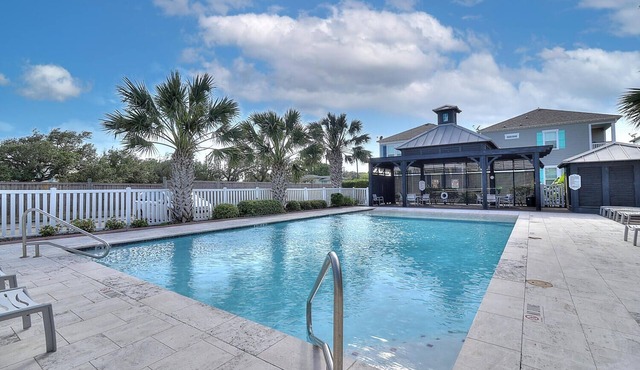 Casa De Flip Flop- Pier! Beautiful pool! 3 bed, 2.5 bath home in Rockport!