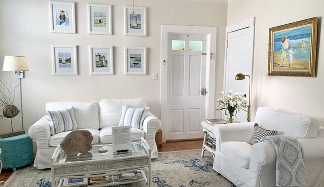 Casa de Flora B- Relaxed Elegance in historic St Augustine 🚭